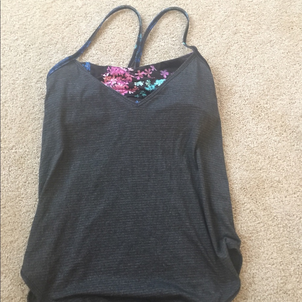Lululemon tank EUC size 4 Silverescent